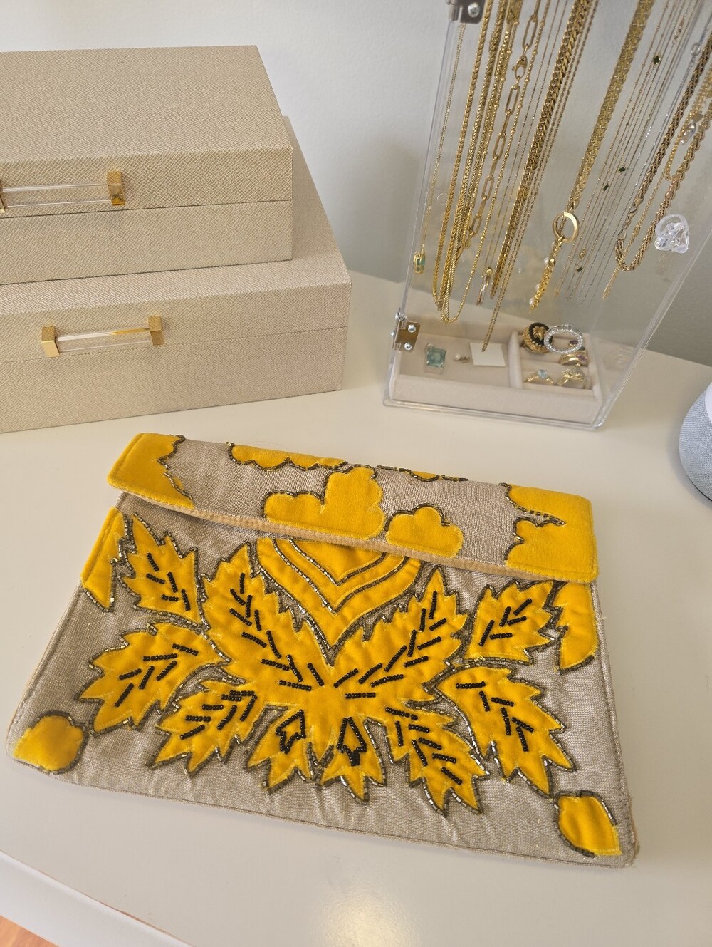 Lulus Yellow Embroidered Clutch Bag - Women's Fashion - Picture 3 of 5